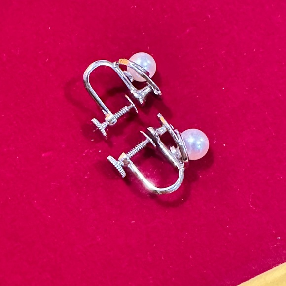 Mikimoto Silver and White Pearl Earrings
925 silver made - Picture 6 of 14